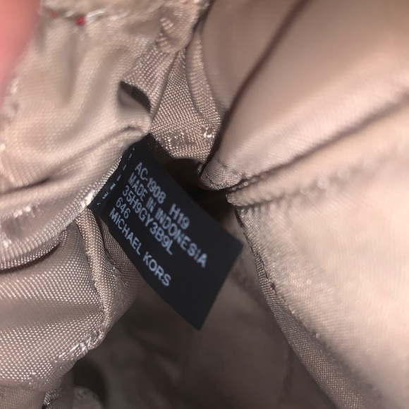 Michael Kors Backpack π in beautiful dark red w/ gold hardware - Picture 12 of 13